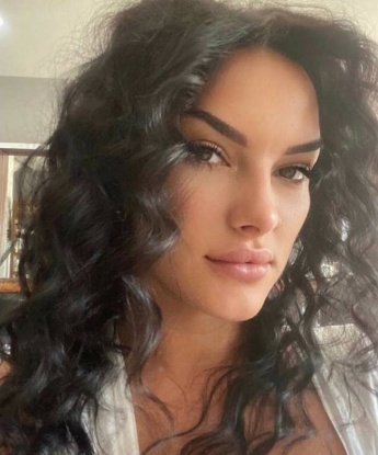 Опытная и раскованная блондинка готова погрузить тебя в океан страсти. Приезжай, и я покажу тебе, что такое настоящее удовольствие. Только для ценителей красоты! 934, 32 года